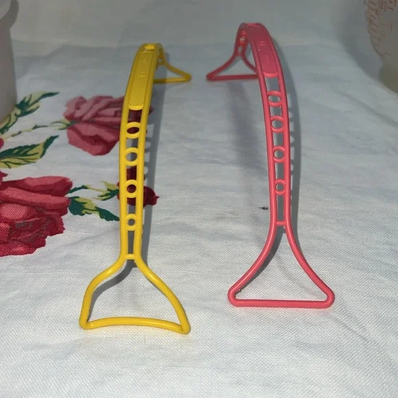 Vintage Tupperware Baking Set 4cp Batter Bowl, 2 Mini-Cake Holders & Rolling Pin - Picture 9 of 11